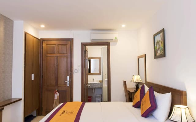 ELC Beach Hotel - photo 5
