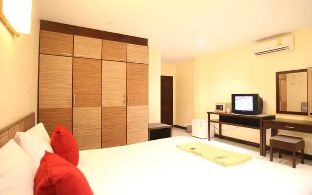 Baan Tawan Patong - photo 4
