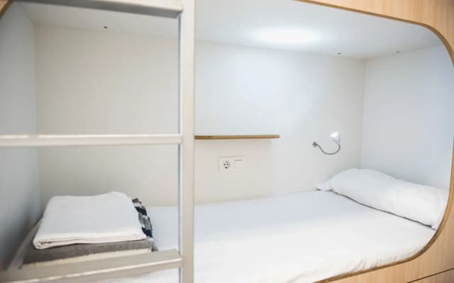 Rocket Hostels Gracia - photo 2