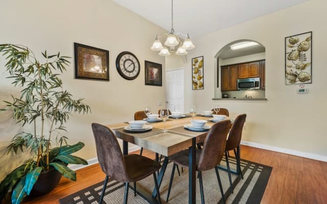 Spacious Vista Cay Condo, Close to Conv. Center - photo 3