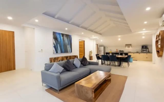 Tropical 3BR Escape Pool Style V90 - photo 4