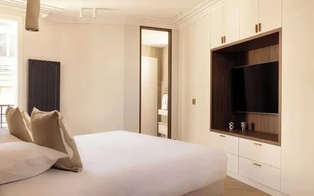 Apartment for 8 People in Grenelle - photo 3