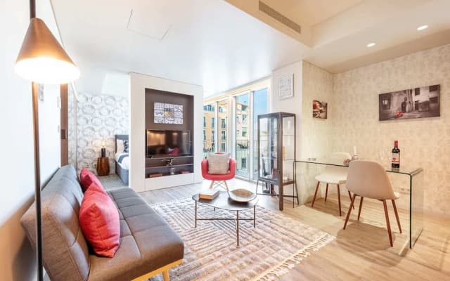 Mid-century Apartment Near Cais do Sodré - photo 2