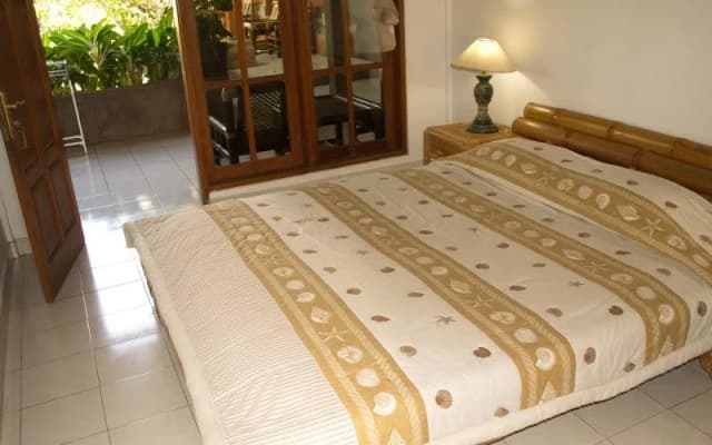 Bunut Garden Bed & Breakfast - photo 3