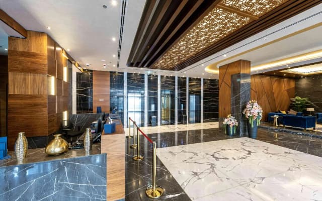 Luxe Grand Hotel Apartments - photo 2