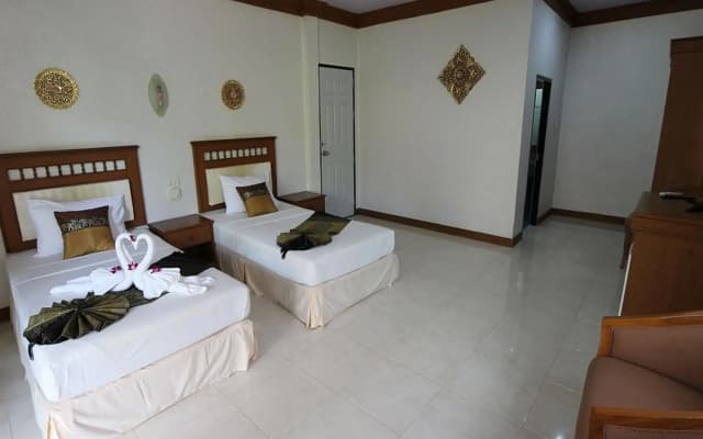 Lanta Villa Resort - photo 2