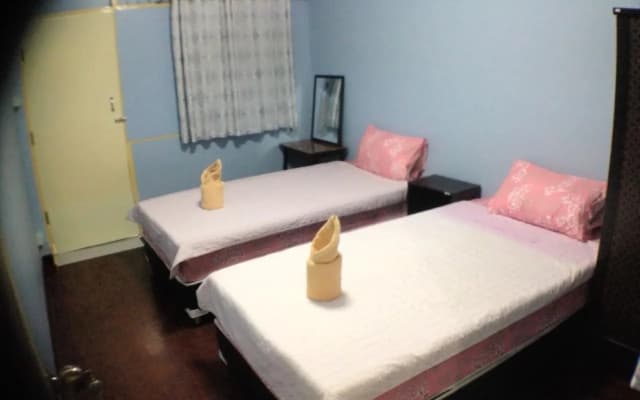 Nalin Guesthouse - photo 5