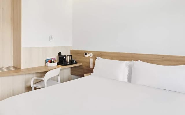 B&B HOTEL Madrid Vallecas Ensanche - photo 4