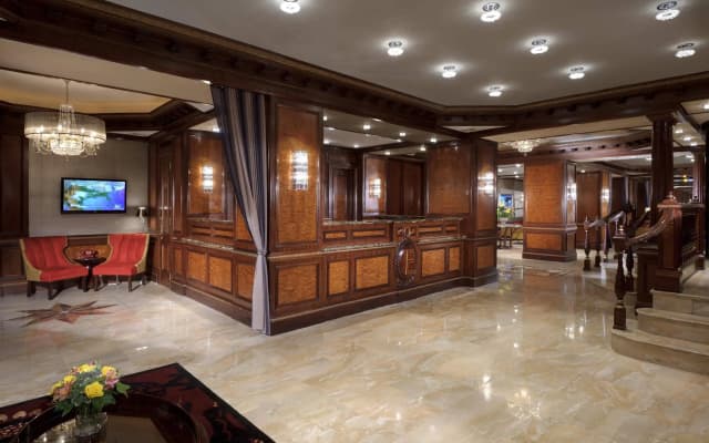 Excelsior Hotel - photo 2