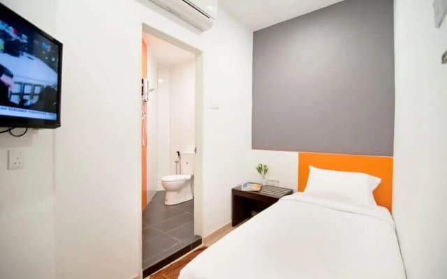 Big Orange Hotel - photo 2
