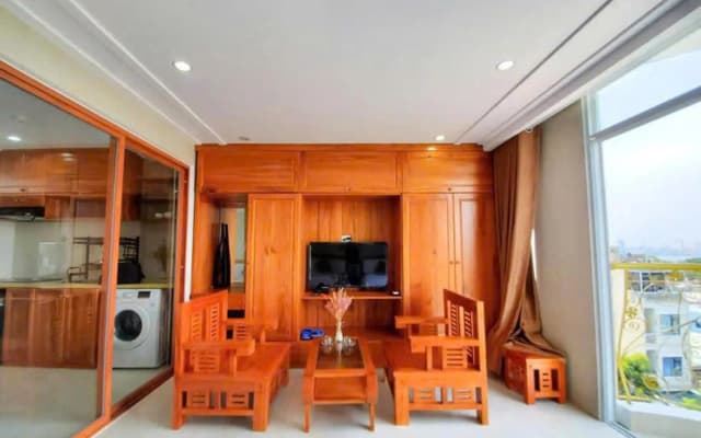 Dragon Hotel Apartment - photo 4