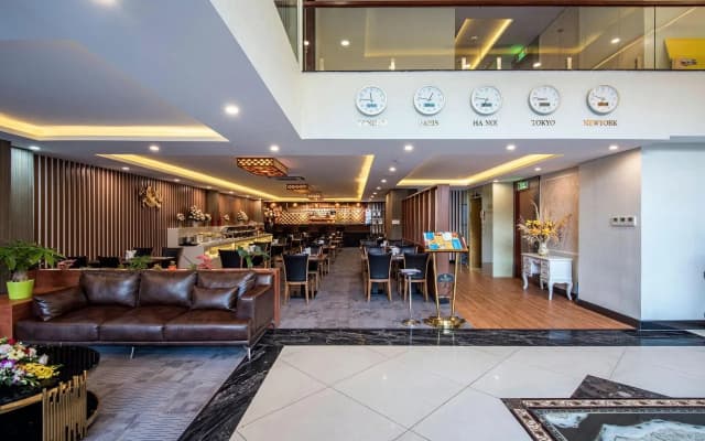Blue Sky Hotel - photo 2