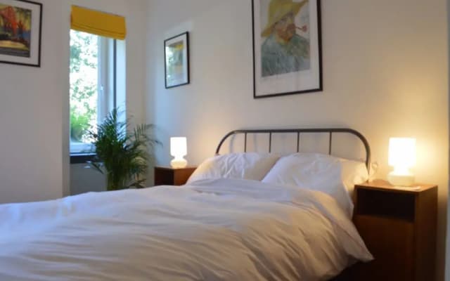 2 Bedroom Flat Near Leith Walk - photo 3