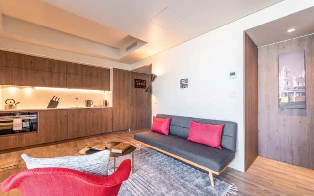 Mid-century Apartment Near Cais do Sodré - photo 4