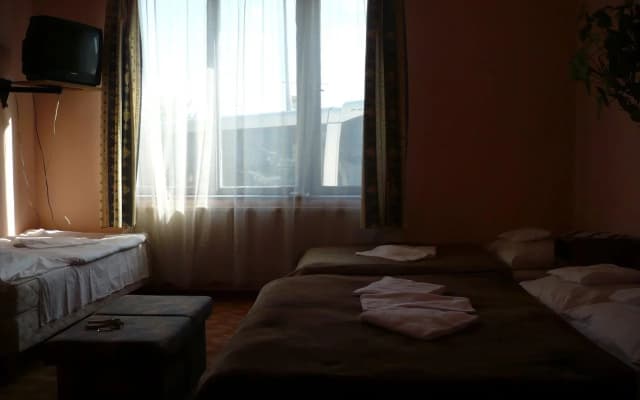 Attila Hotel Budapest - photo 2