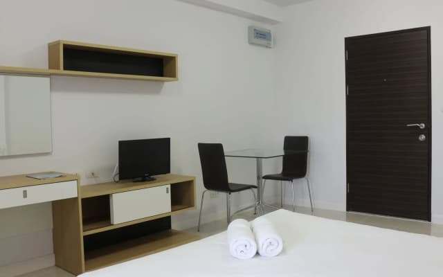 Beehive Phuket Old Town - Hostel - photo 2