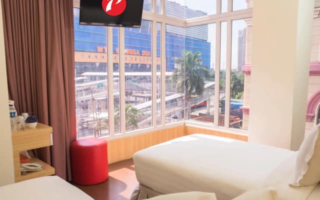 d'primahotel WTC Mangga Dua - photo 4