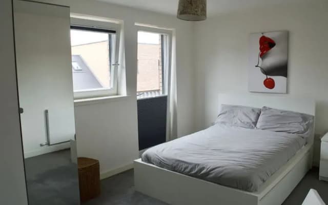 Modern 2 Bedroom Apartment With Parking - photo 2