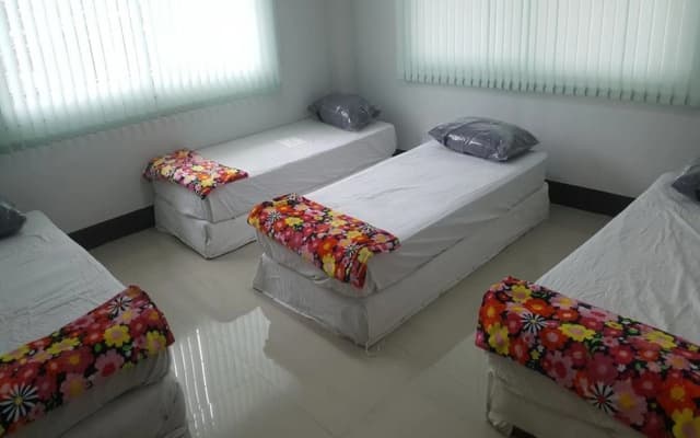 H Youth Hostel - photo 3