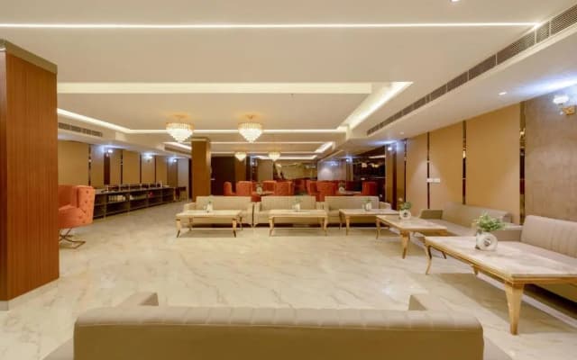Saltstayz Premier - Paschim Vihar - photo 5