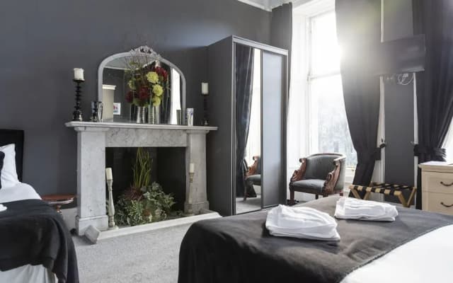 Claremont Guesthouse - photo 5