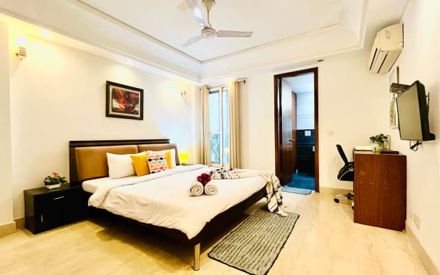 Bluo Modern 3Bhk M Block - Balcony, Parking - photo 5