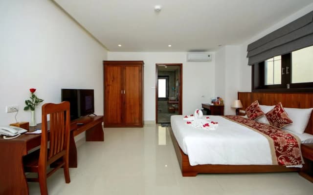 Threeway Riverside Villa - photo 4