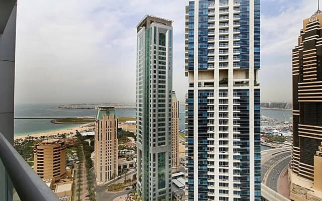 Skyview Tower by Raine & Horne - photo 2