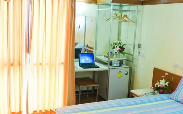 Mad Monkey Bangkok Hostel - Adults Only - photo 3