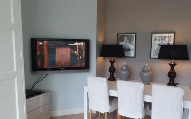 Canalside Apartments - photo 2