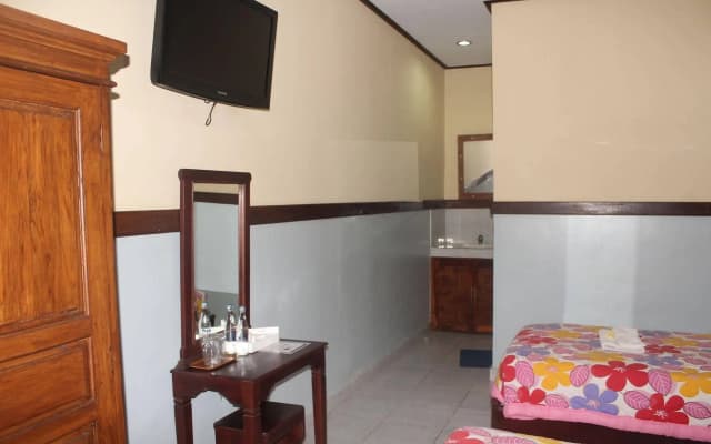 Sayang Maha Mertha Hotel - photo 4