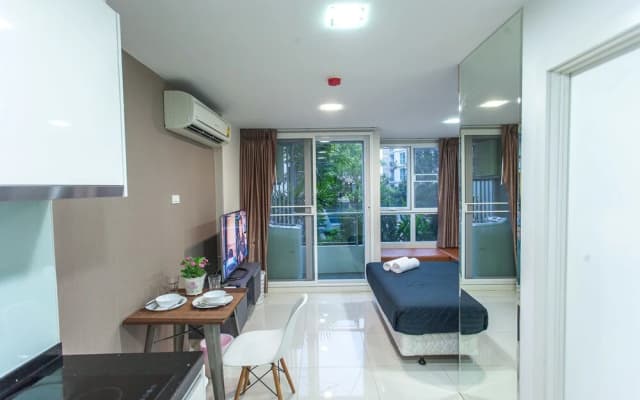 Sukhumvit 64 Pool View Apartment - photo 4