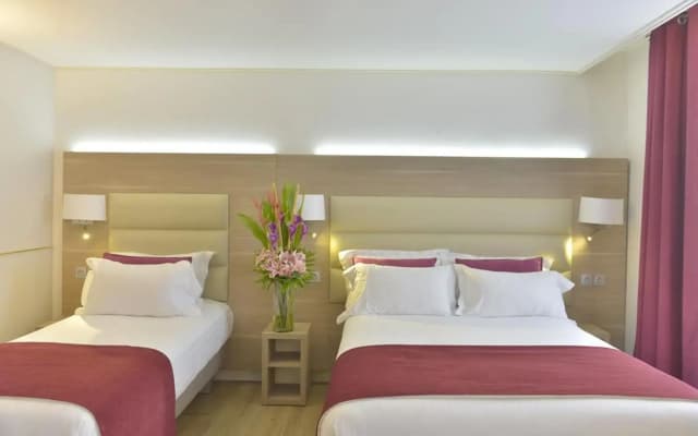Hotel Unic Renoir Saint Germain - photo 4