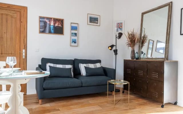 1 Bdr Downtown near Place Massena - photo 4