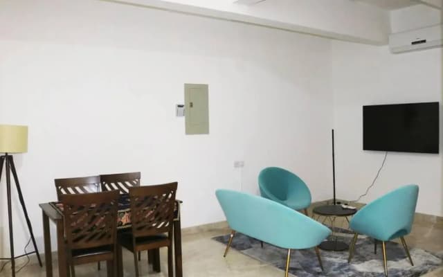 Serviced 2 bedroom apartment , with lovely view. - photo 3