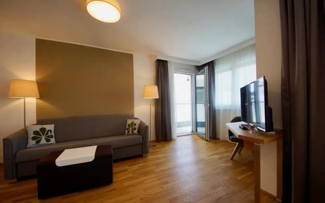 Parks 73 The TownHouse Hotel - photo 4