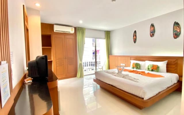 Larn Park Resortel - photo 3