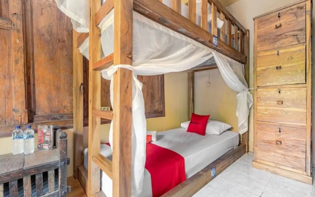 RedDoorz Hostel @ Raya Canggu 2 - photo 3
