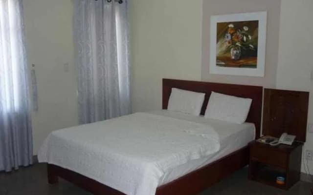Waikiki Hotel - photo 3