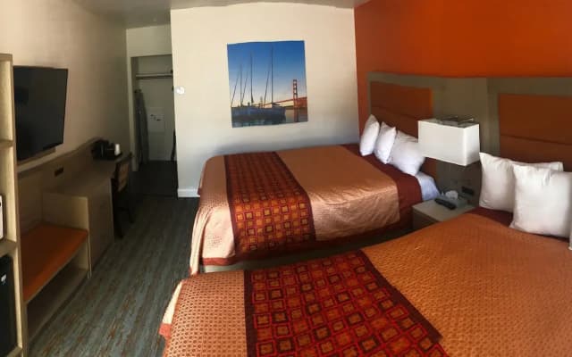 Presidio Parkway Inn - photo 4