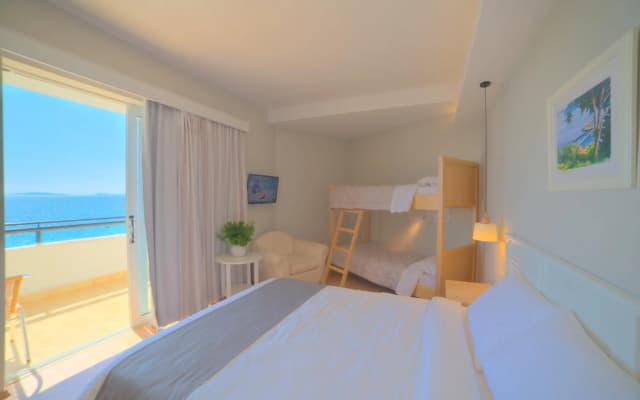 Elea Beach Hotel - photo 4