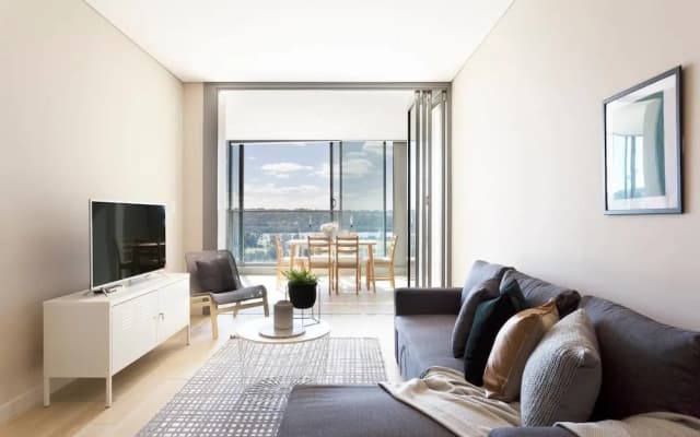 Chic Designer Apartment in Olympic Park + Parking - photo 3