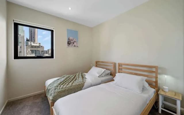 A Spacious 2BR Apt Near Melbourne Central - photo 4