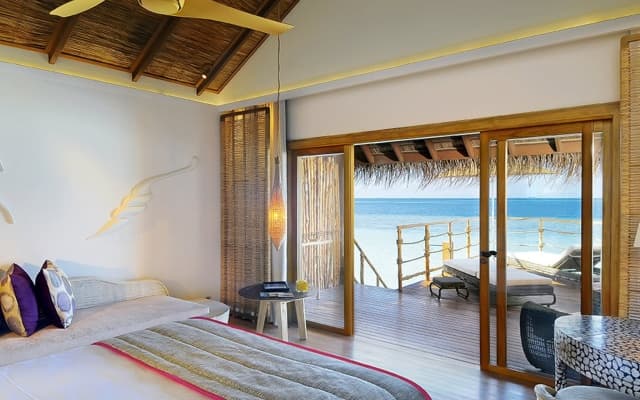Constance Moofushi All Inclusive Hotel - photo 2