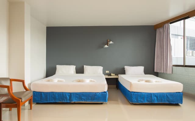 City Hotel - photo 5