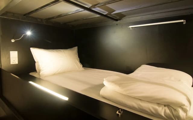 Illuminate Boutique Hostel - photo 5