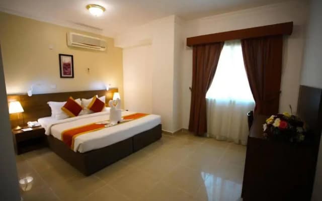 La Villa Inn Hotel Apartments - photo 3