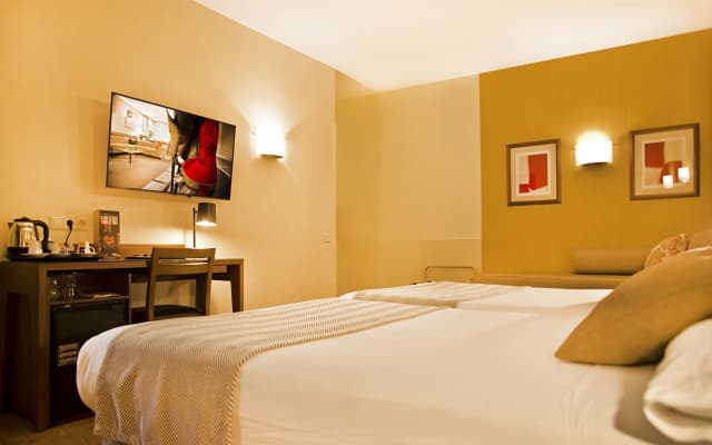 Los Condes Hotel - photo 5