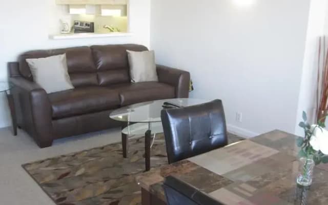 Studio with full amenities in building - photo 2