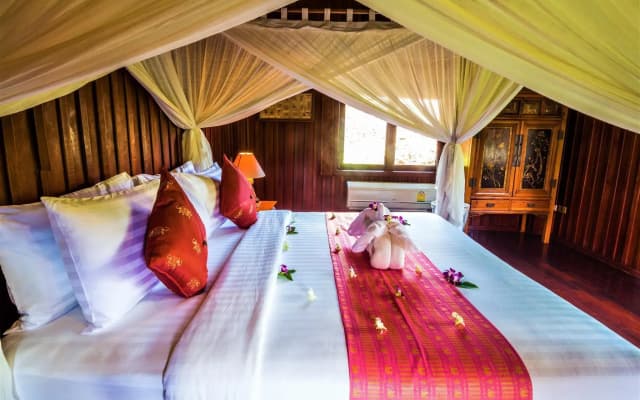 Erawan Villa Hotel - photo 4